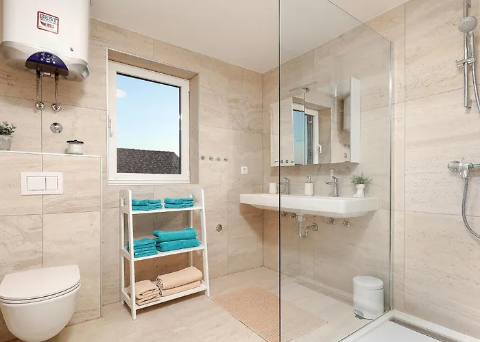 Awesome In בית נופש Pašman