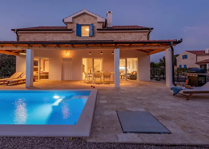 Awesome In בית נופש