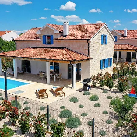 Amazing Home In Pasman