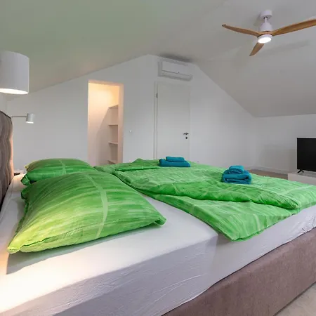 Awesome In Vikendica Pasman