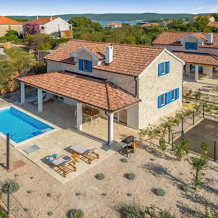 Awesome In Vikendica *