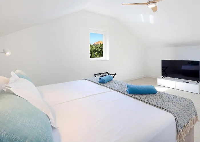 Prázdninový dům Awesome In Pašman